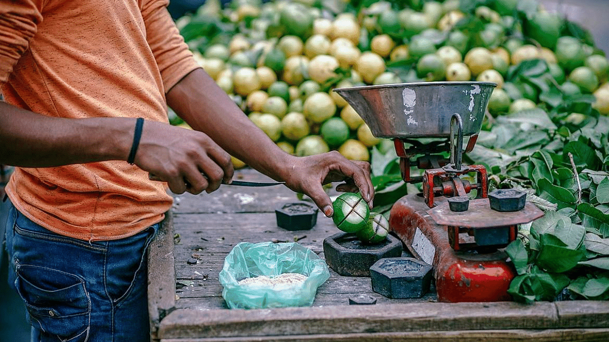 Street vendors face constant threat of eviction. Valid licences & law to protect them don't help